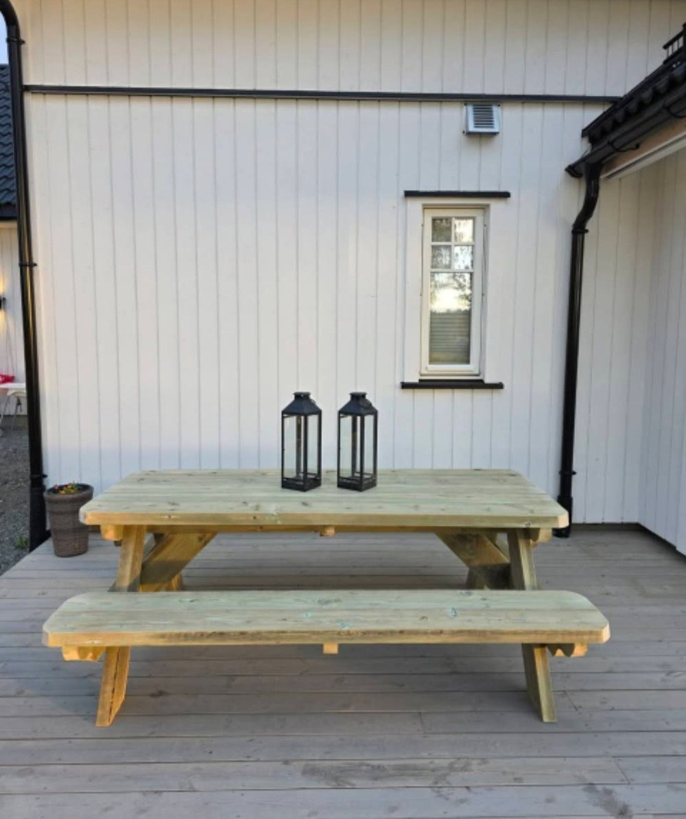 Håndlaget Bord med benk (Rastebenk)